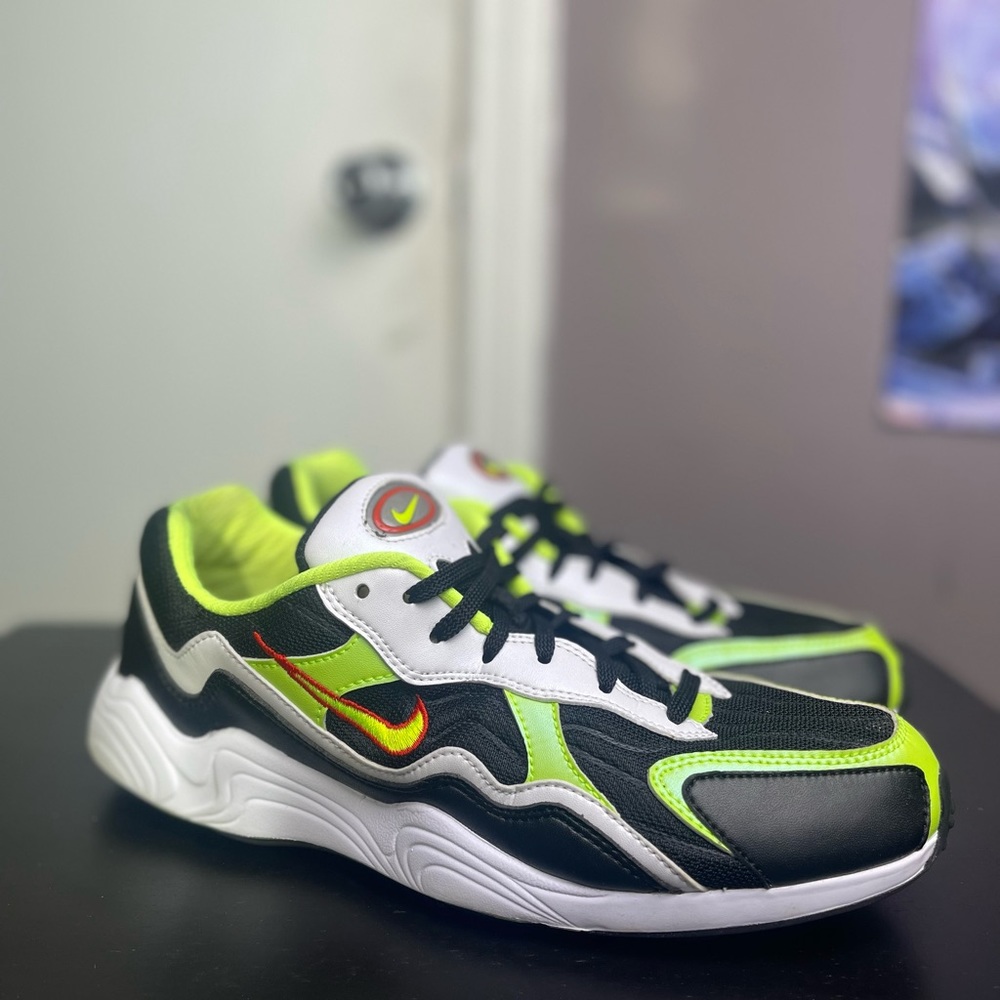 NIKE "Air Zoom Alpha" size 9